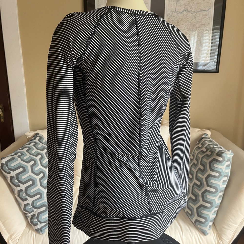 Lululemon Race Your Pace L/S Pullover Rulu Hyper Stripe Black White - Picture 3 of 7